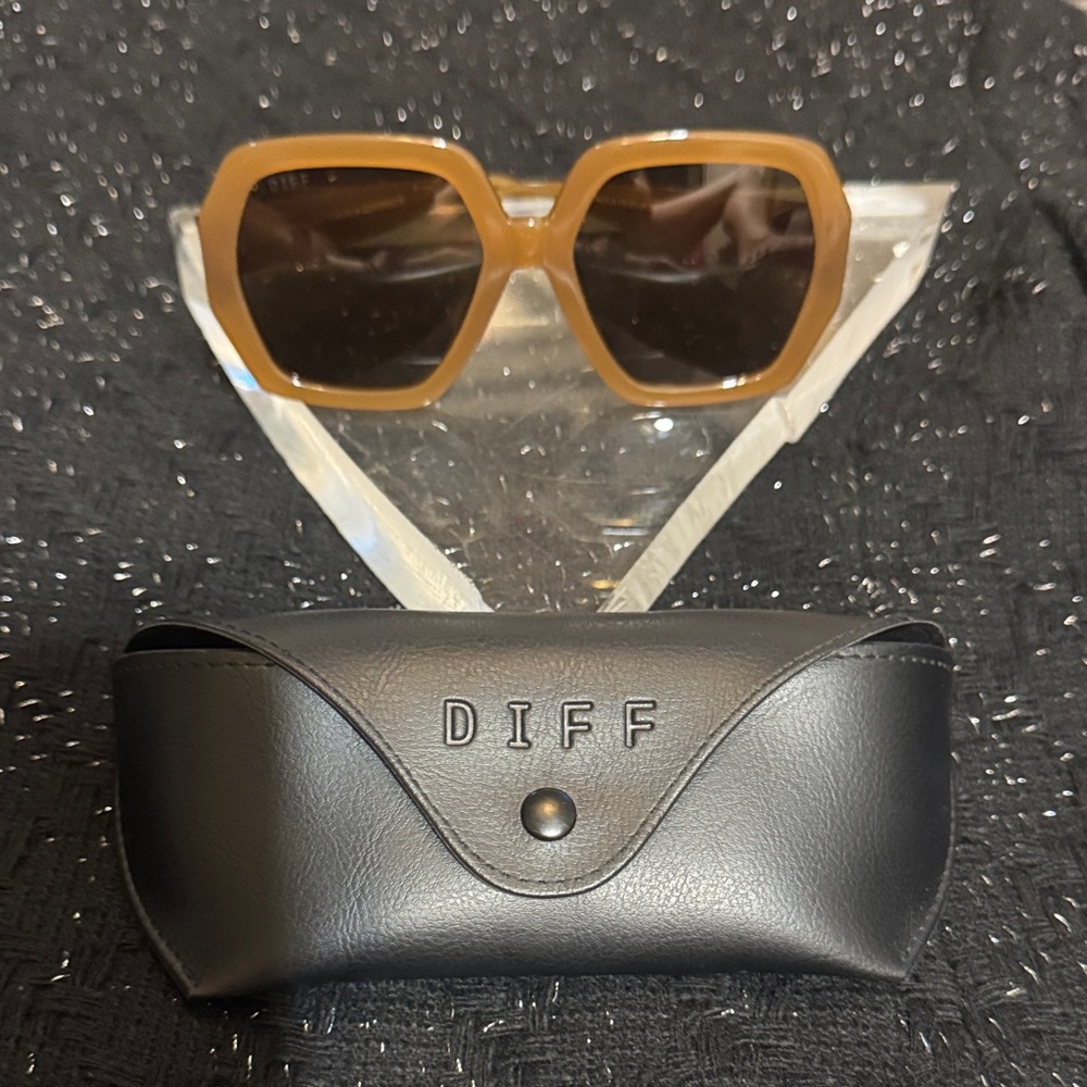 Diff Eyewear Brown Lola Square Sunglasses